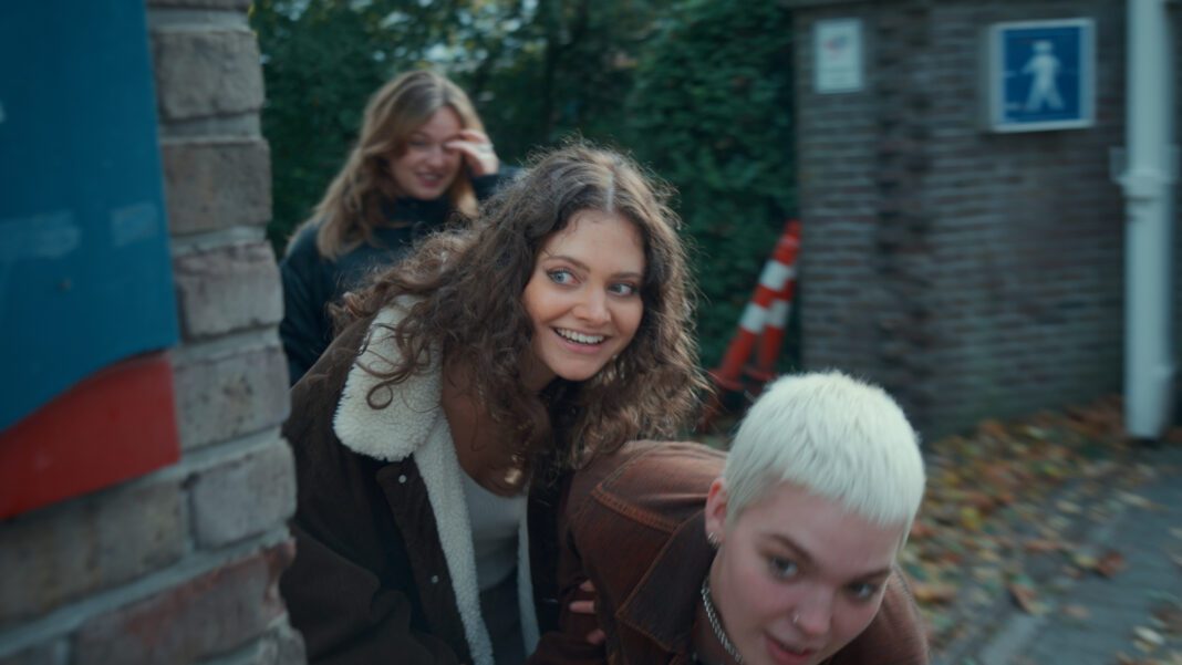 Cast van ‘2DEZIT’ neemt les over bij Universiteit Antwerpen