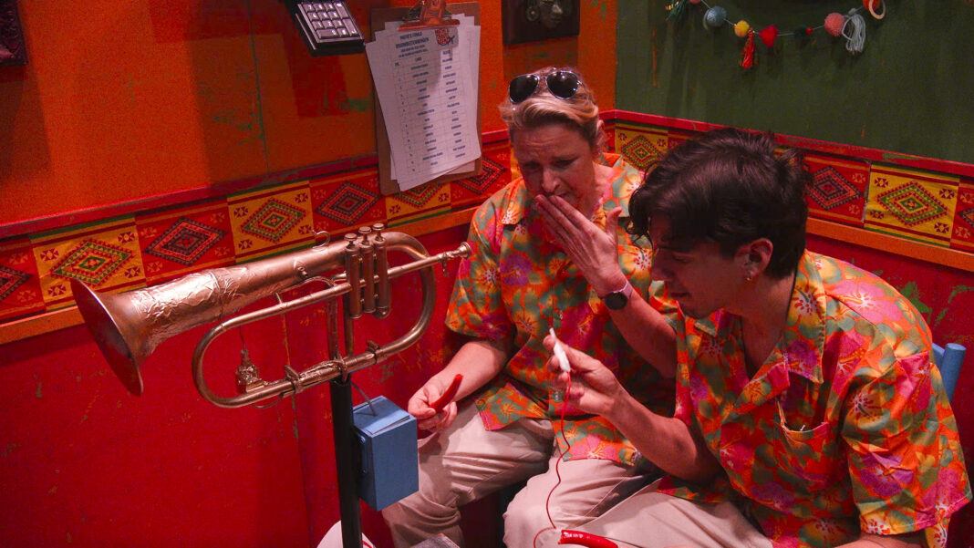 Smelten Tine Embrechts, OSKI, Henk Rijckaert en Jeroen Baert weg in de lava