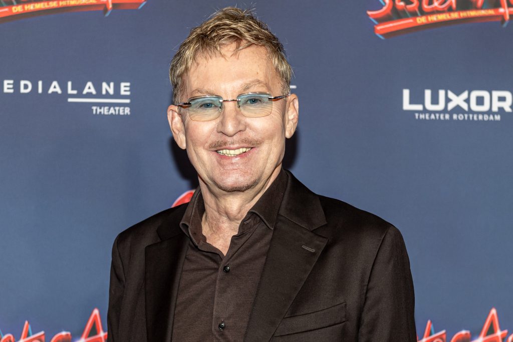 Mijlpaal voor Hans Cornelissen: Vijftig jaar werkzaam in theater- en televisiewereld (NL)